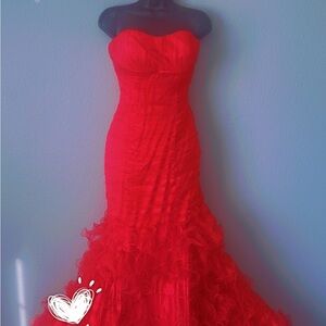 Red prom dress 👗